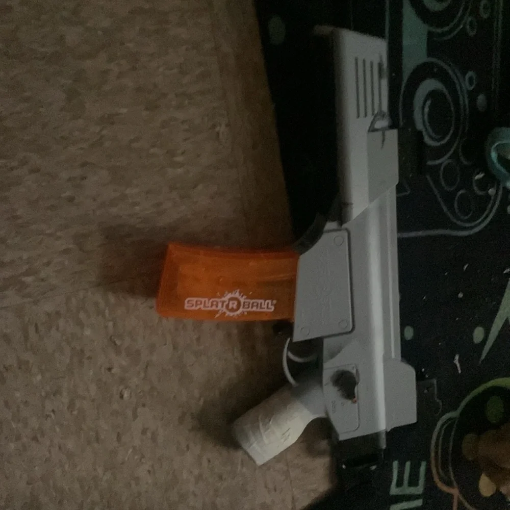It is custom it comes with ever thing and it has a beam on it it shoots fast
